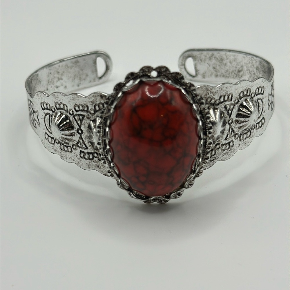 Small Silver-tone Bracelet Red Stone